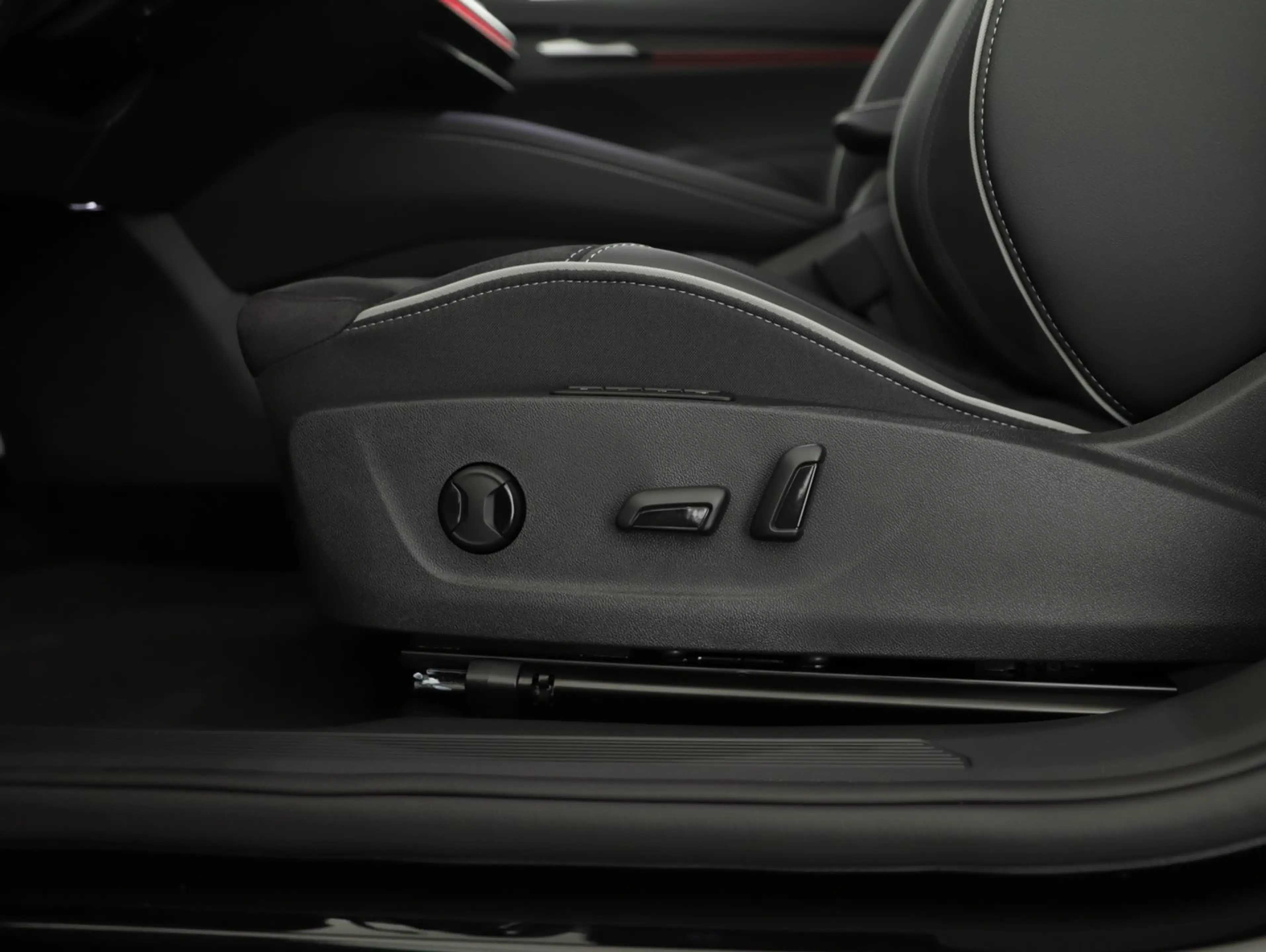 Skoda Elroq Sportline 85x — photo 10