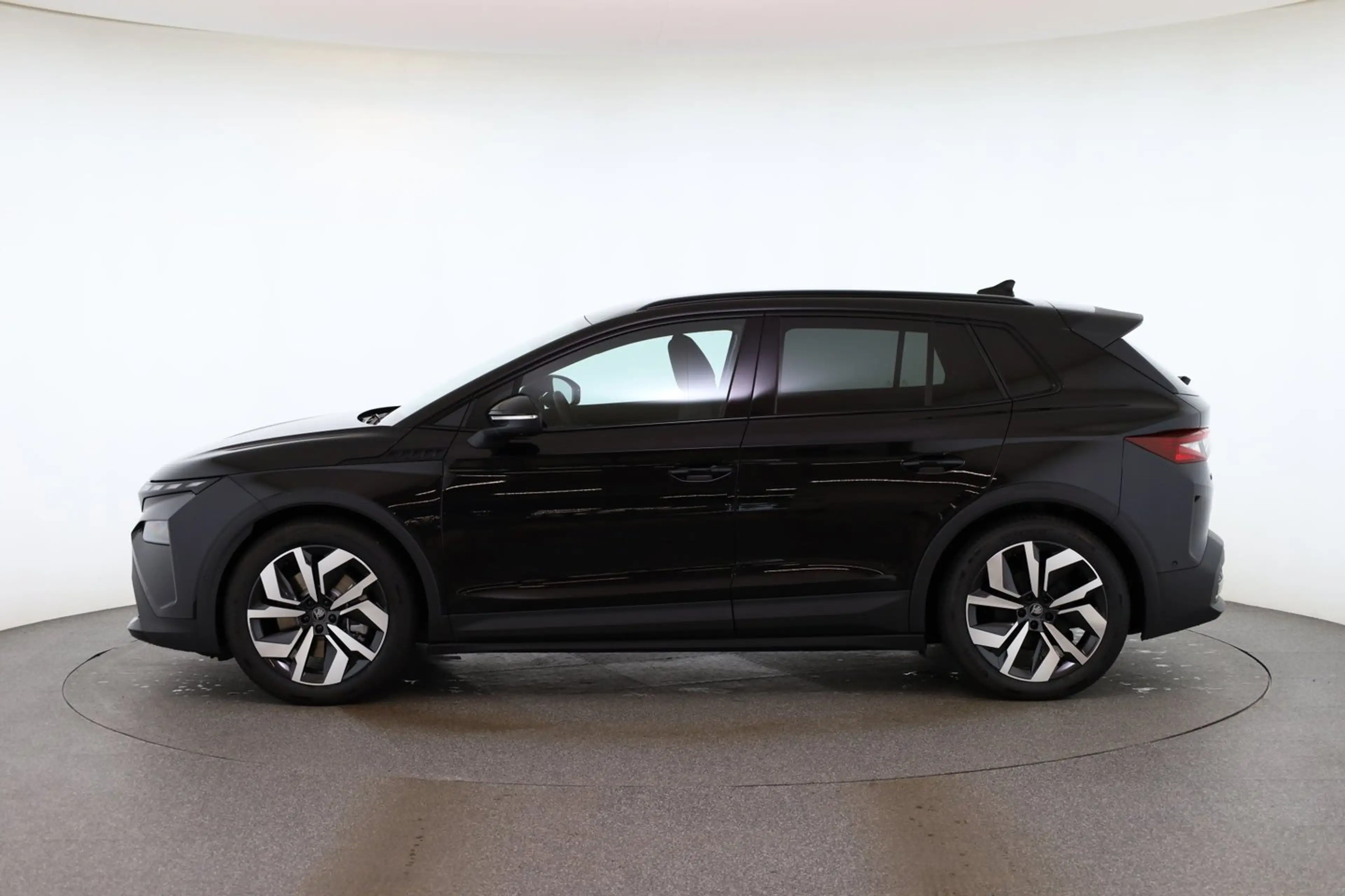 Skoda Elroq Sportline 85x — photo 4