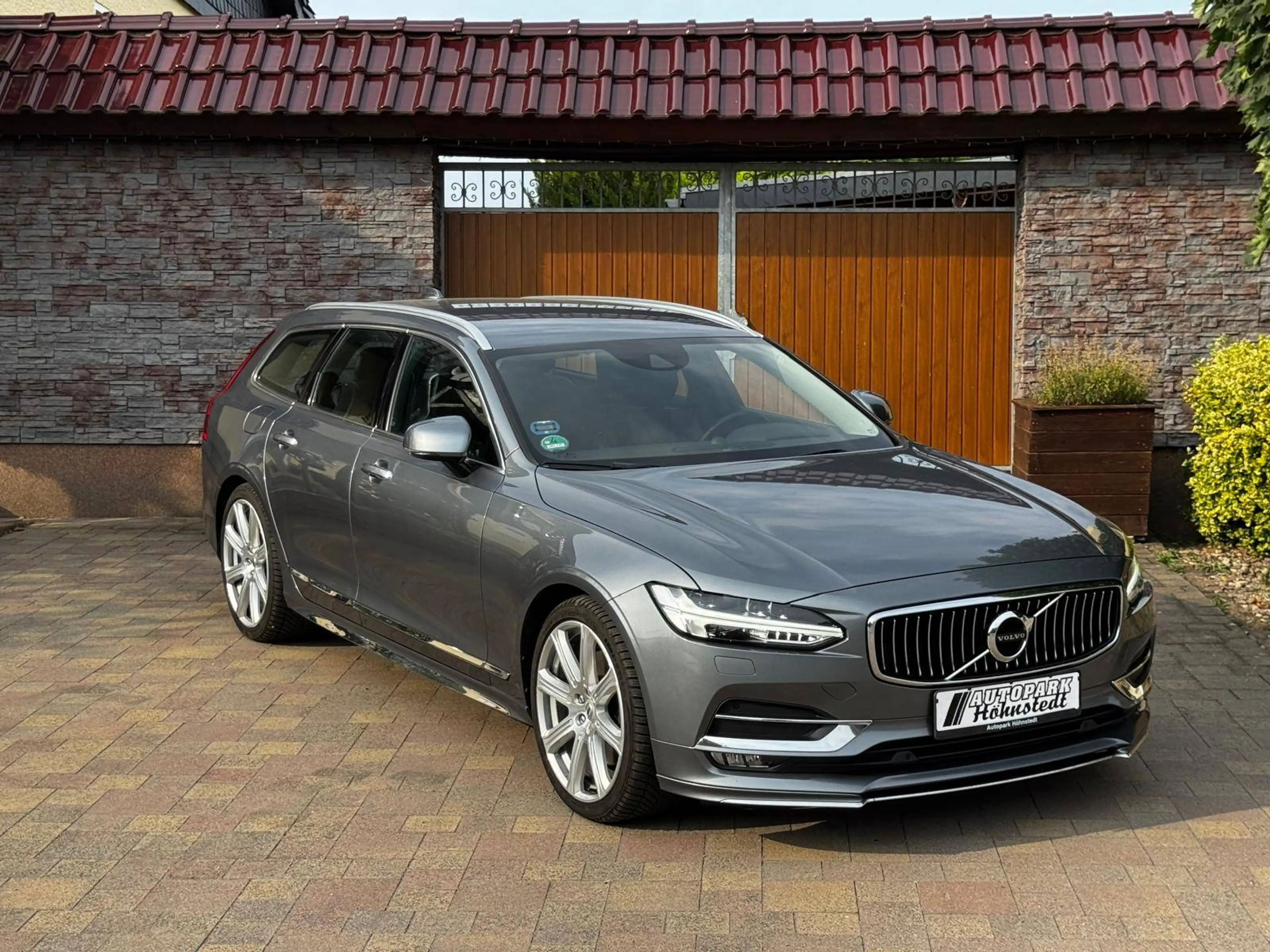 Volvo V90 Inscription AWD — photo 3
