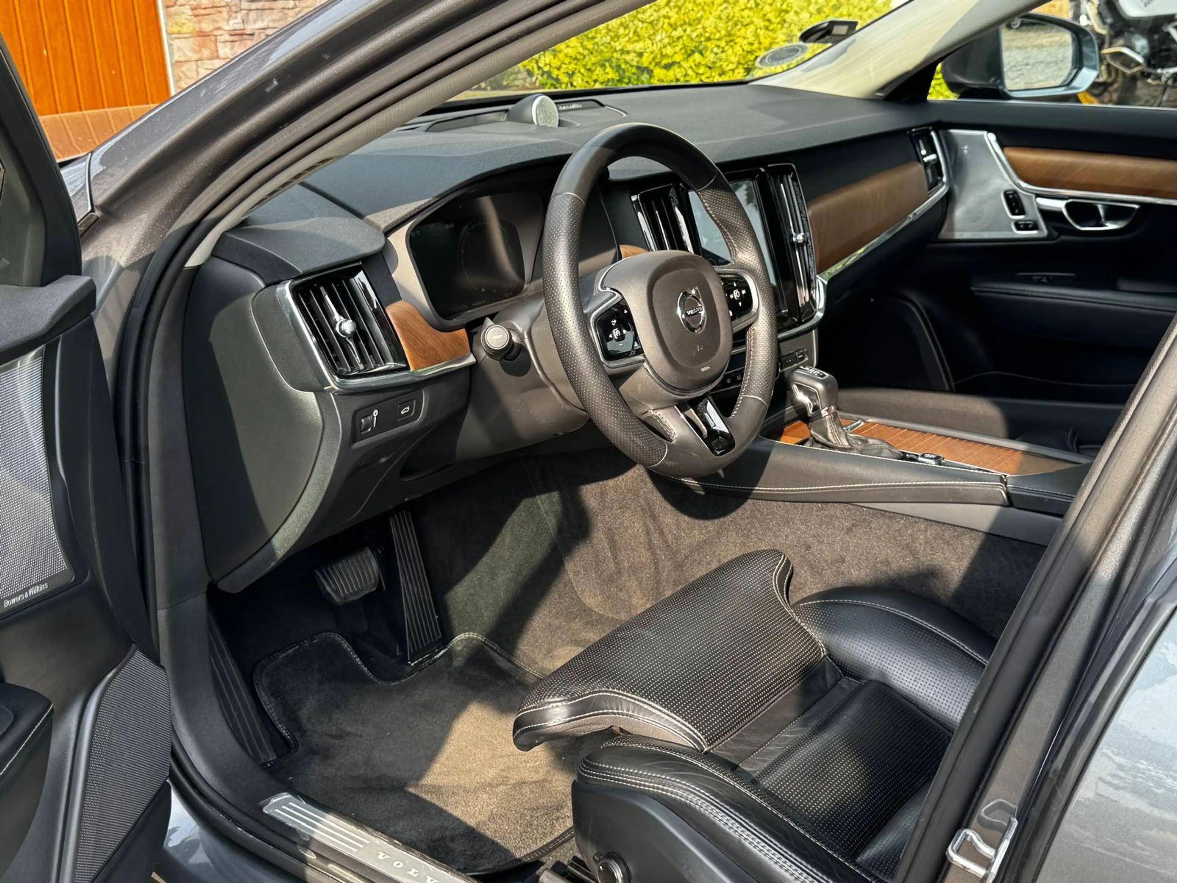 Volvo V90 Inscription AWD — photo 9