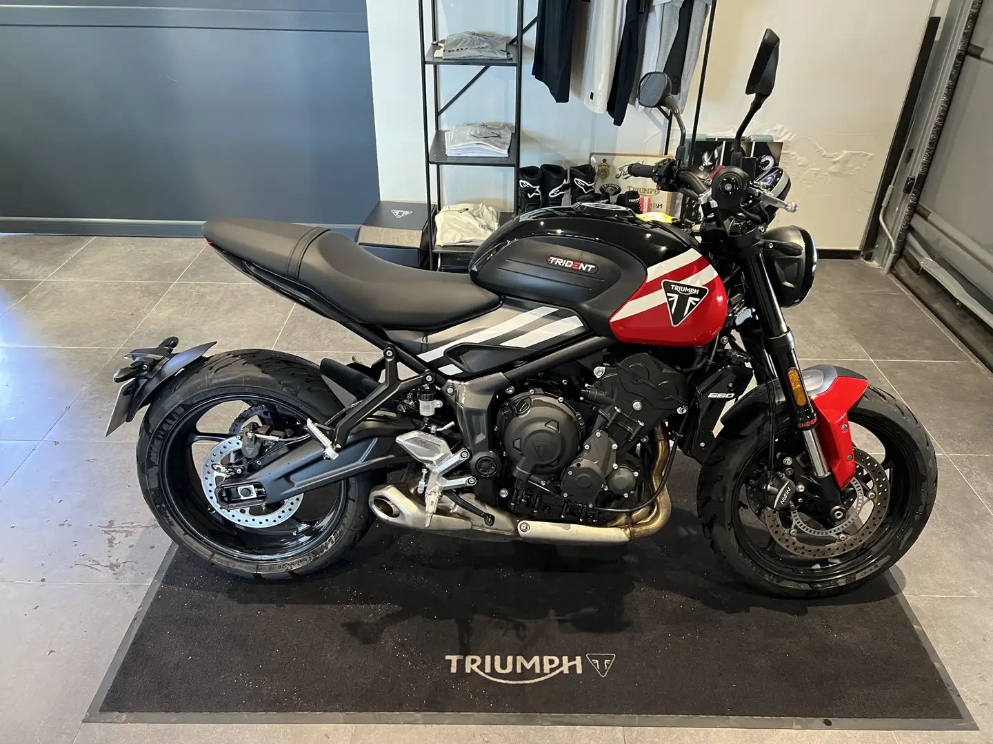 Triumph Trident 660 Rouge - 1