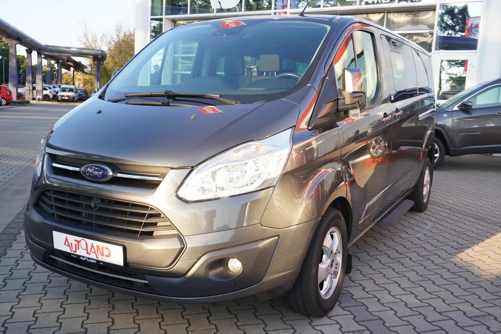 Ford Tourneo Custom 2.0 TDCi L2 Navi AHK DAB Kamera Grau - 1