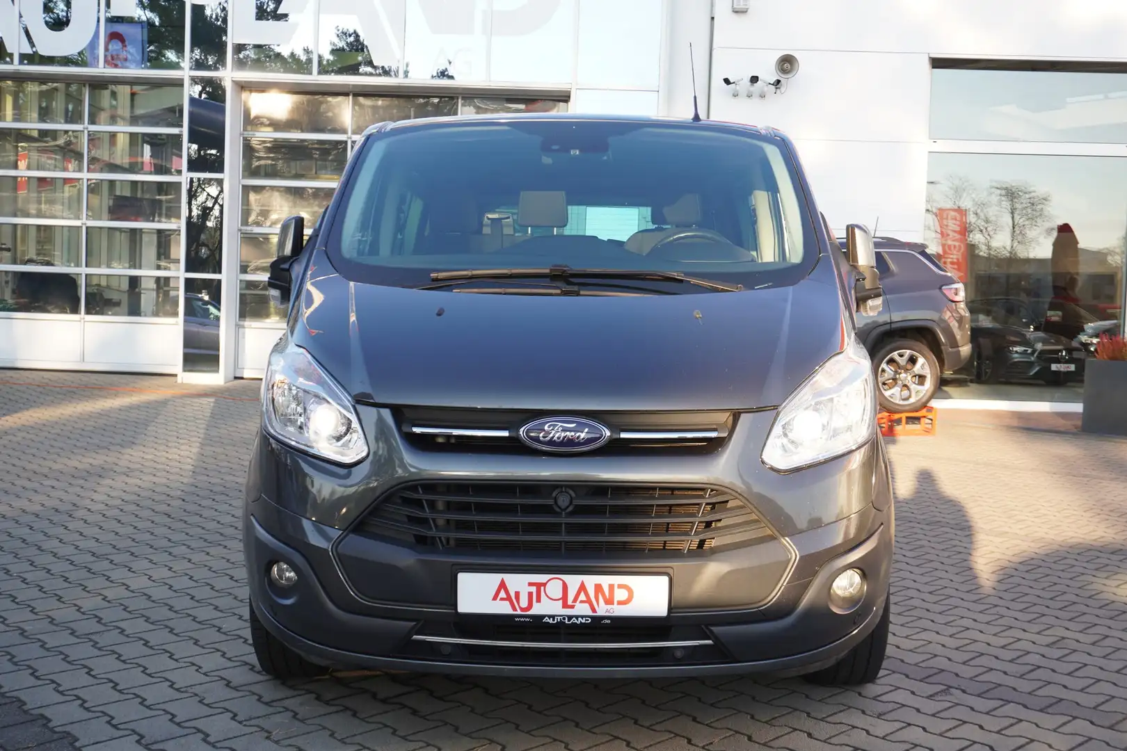 Ford Tourneo Custom 2.0 TDCi L2 Navi AHK DAB Kamera Grau - 2
