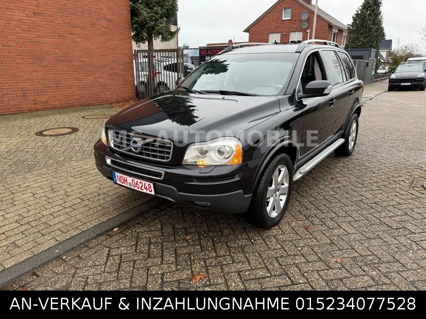 Volvo XC90 D5*200-PS*7-SITZER*LEDER*BI-XENON*AHK* Nero - 1