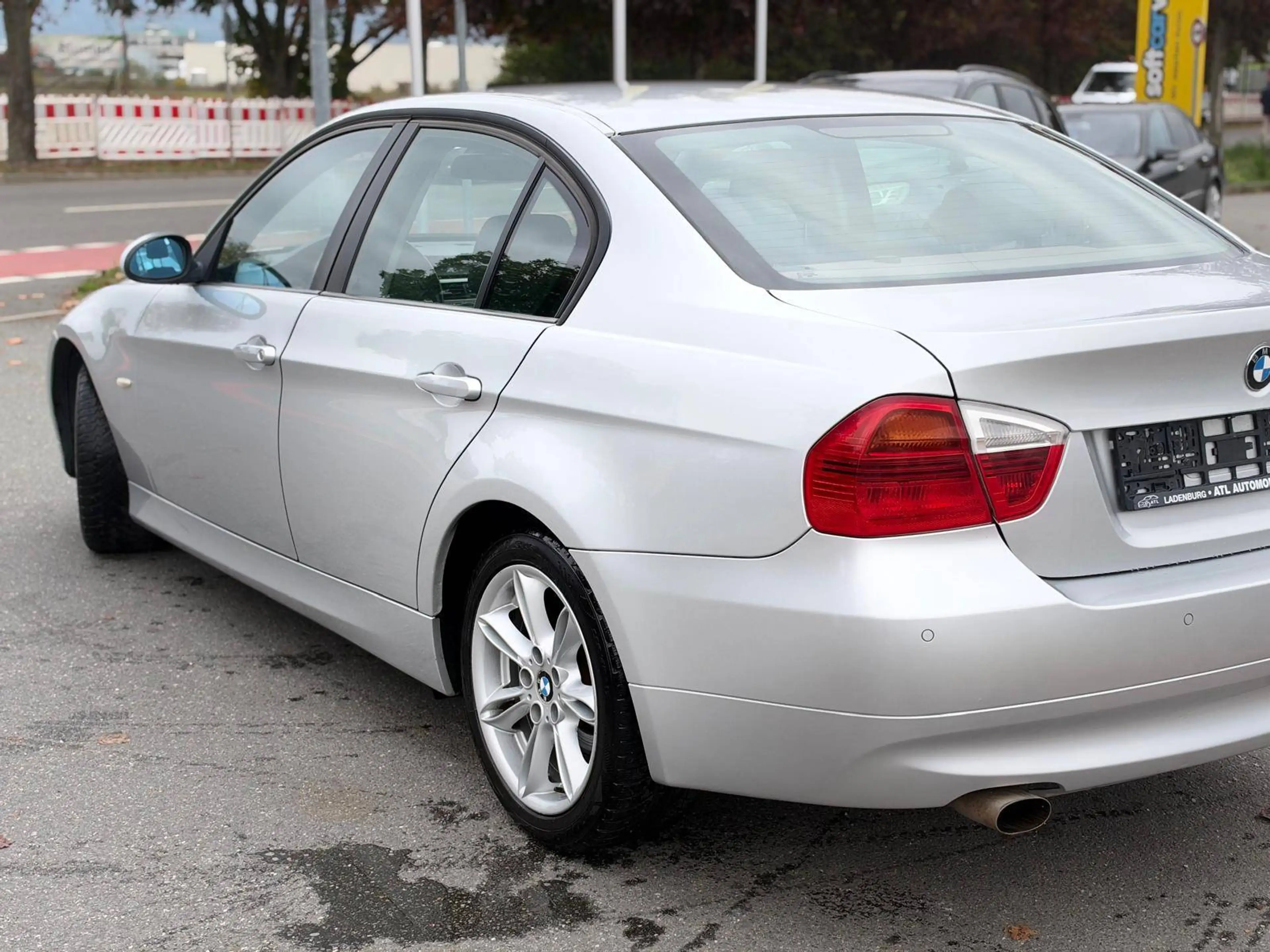 BMW 318 318 i — photo 3