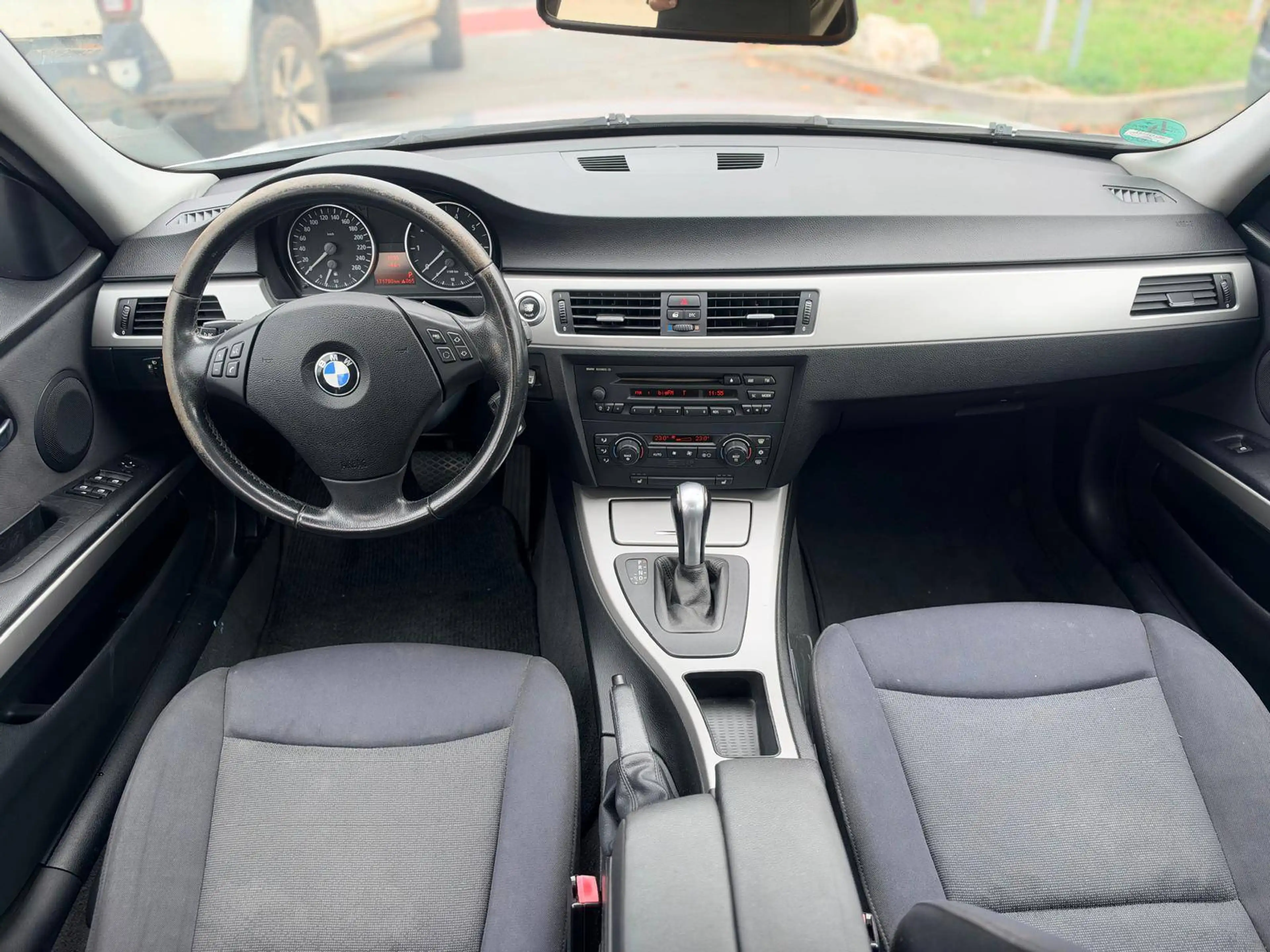 BMW 318 318 i — photo 11