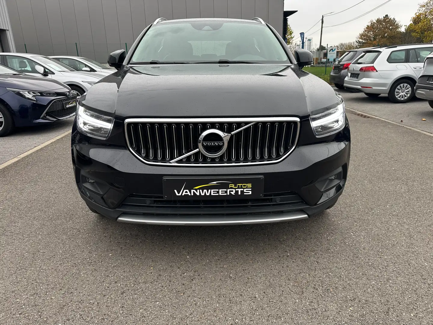 Volvo XC40 T2 AUTOMAAT Plus Dark, CARPLAY/ CAMERA/ LED/ LEDER Noir - 2