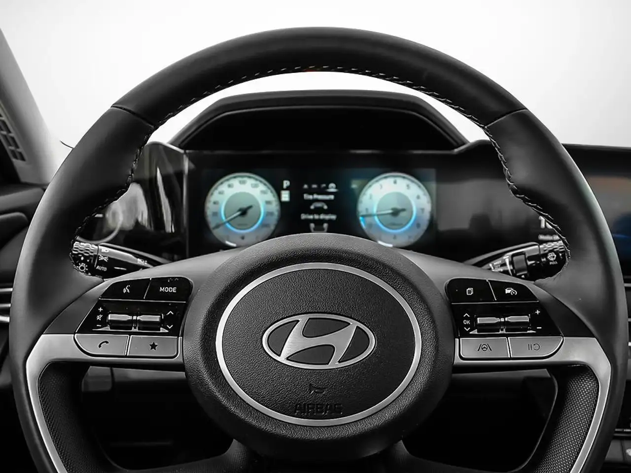 Hyundai ELANTRA снимка Hyundai ELANTRA