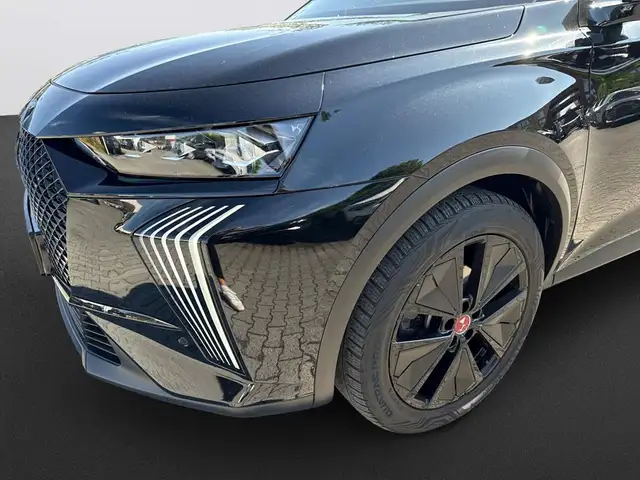 DS Automobiles DS 7 view 9