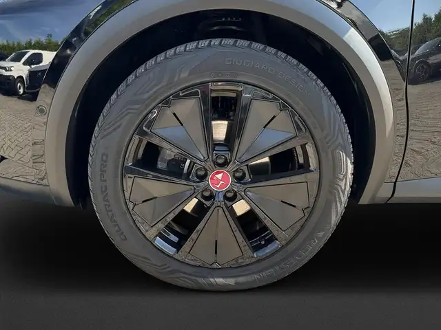 DS Automobiles DS 7 view 8