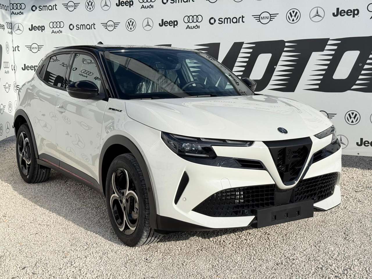 Alfa Romeo Junior Junior 1.2 ibrida Speciale 145cv edct6