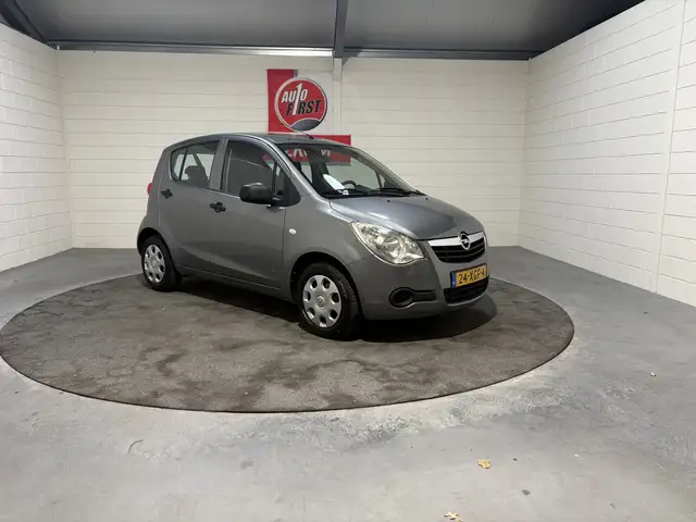 Opel Agila view 4