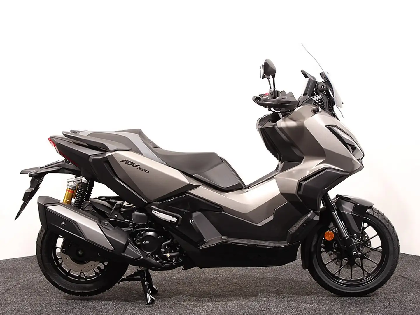 Honda ADV 350 A Negro - 1