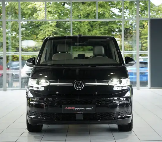 Volkswagen Multivan view 3