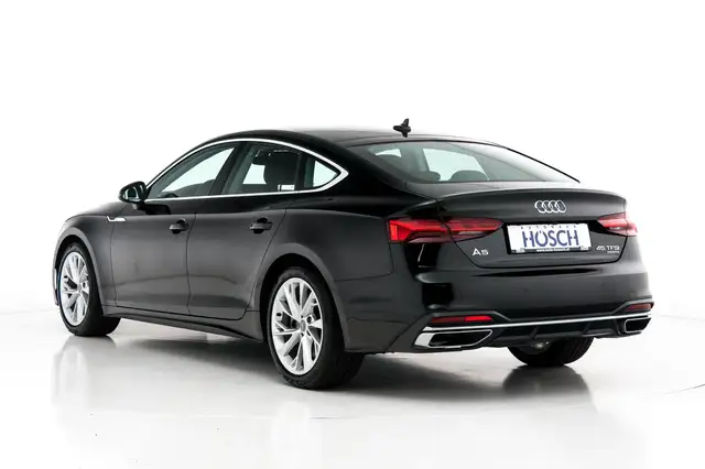 Audi A5 view 4