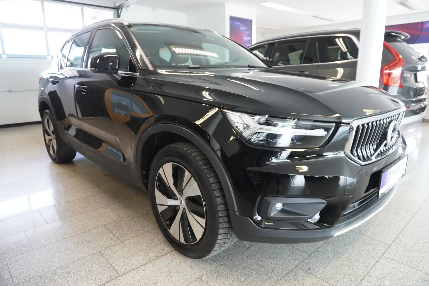 Volvo XC40 T4 Recharge PHEV LED/Navi/Ambiente Schwarz - 2