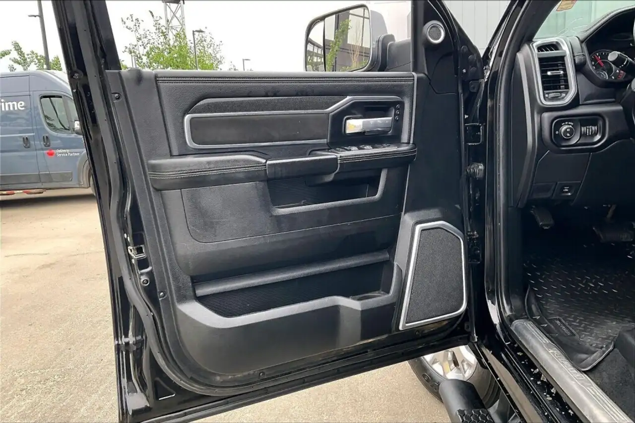 RAM 3500 photo RAM 3500