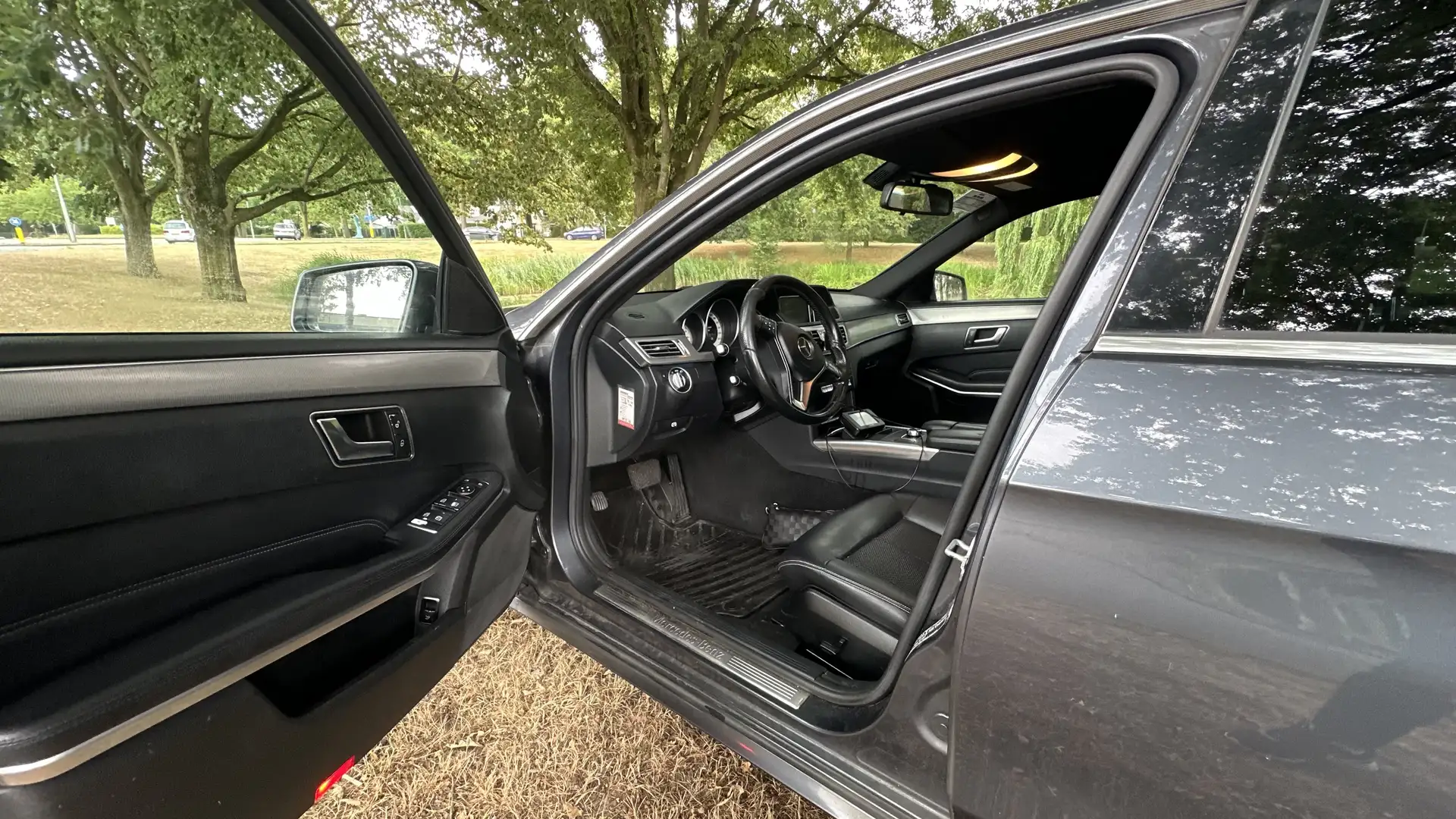 Mercedes-Benz E 200 BlueT Avantgarde Grijs - 1