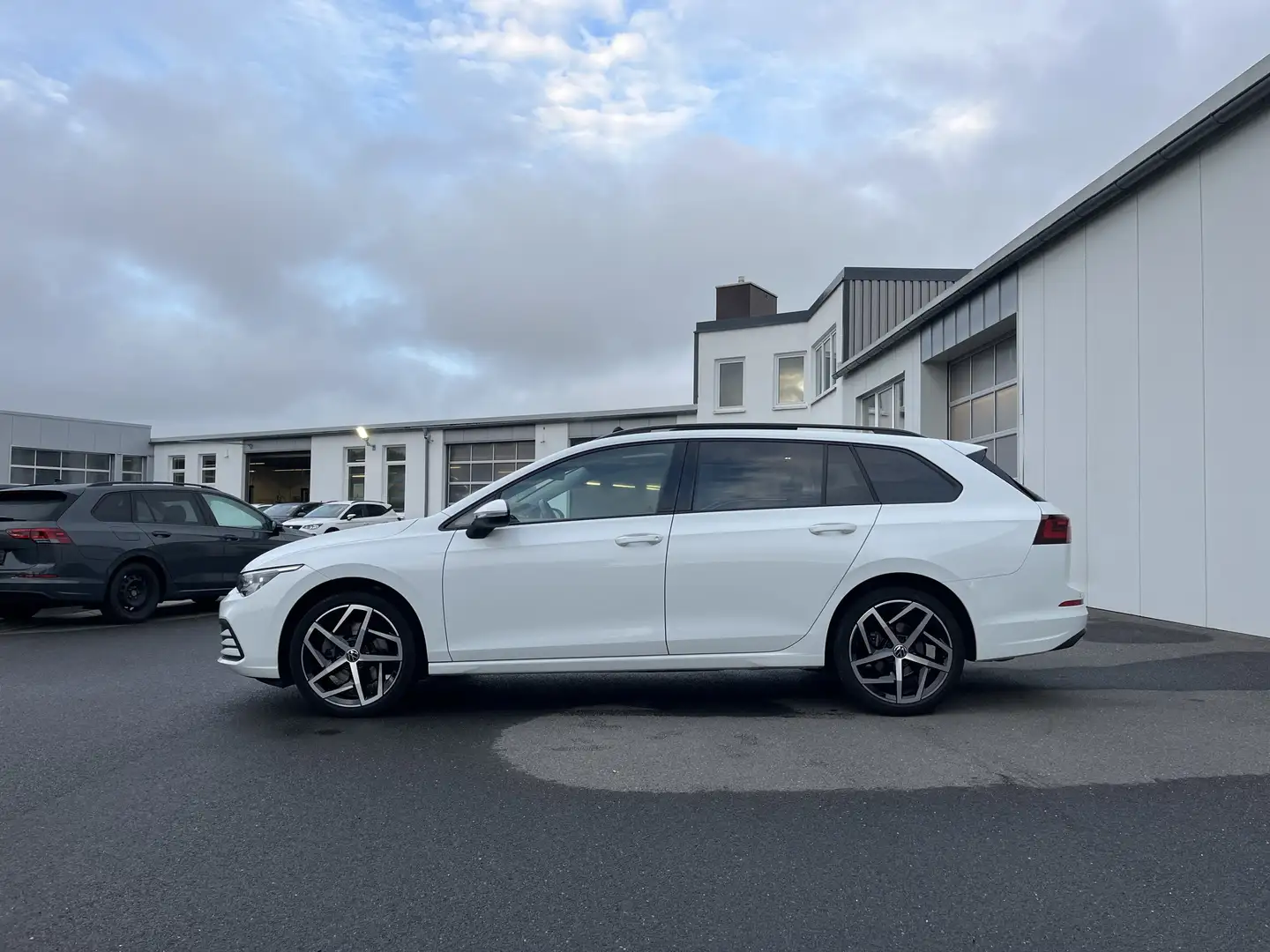 Volkswagen Golf Variant 2.0 TDI Life 163€ m. 20% Anzahlung AHK P Blanc - 2