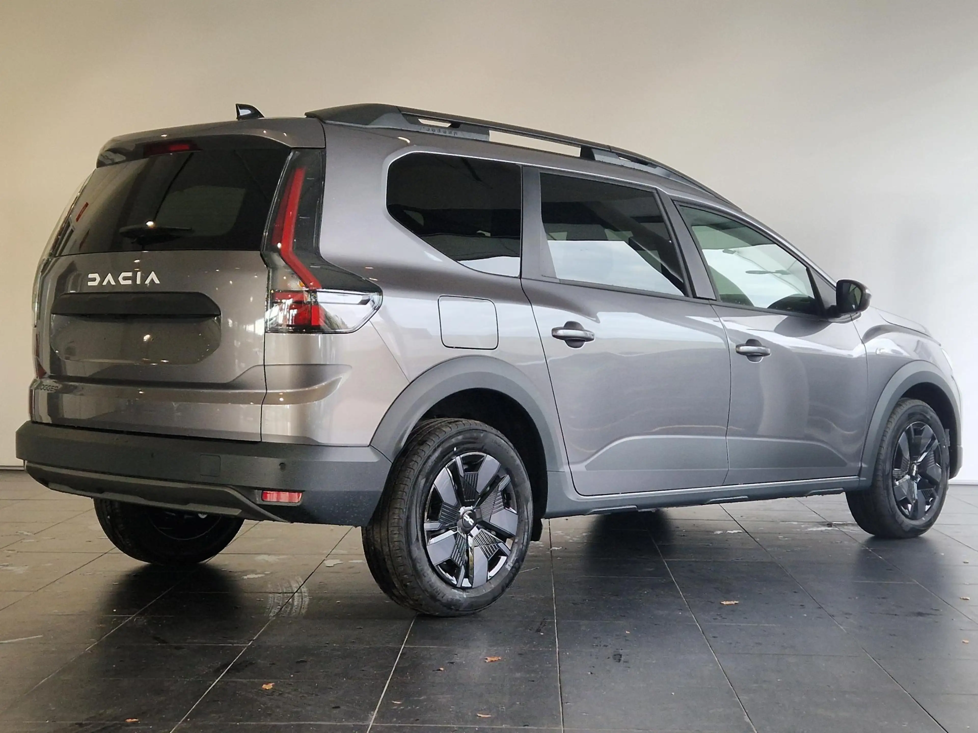 Dacia Jogger 1.0 TCe 110 expression 7p. NIEUW VOORRAADKORTING P — photo 2