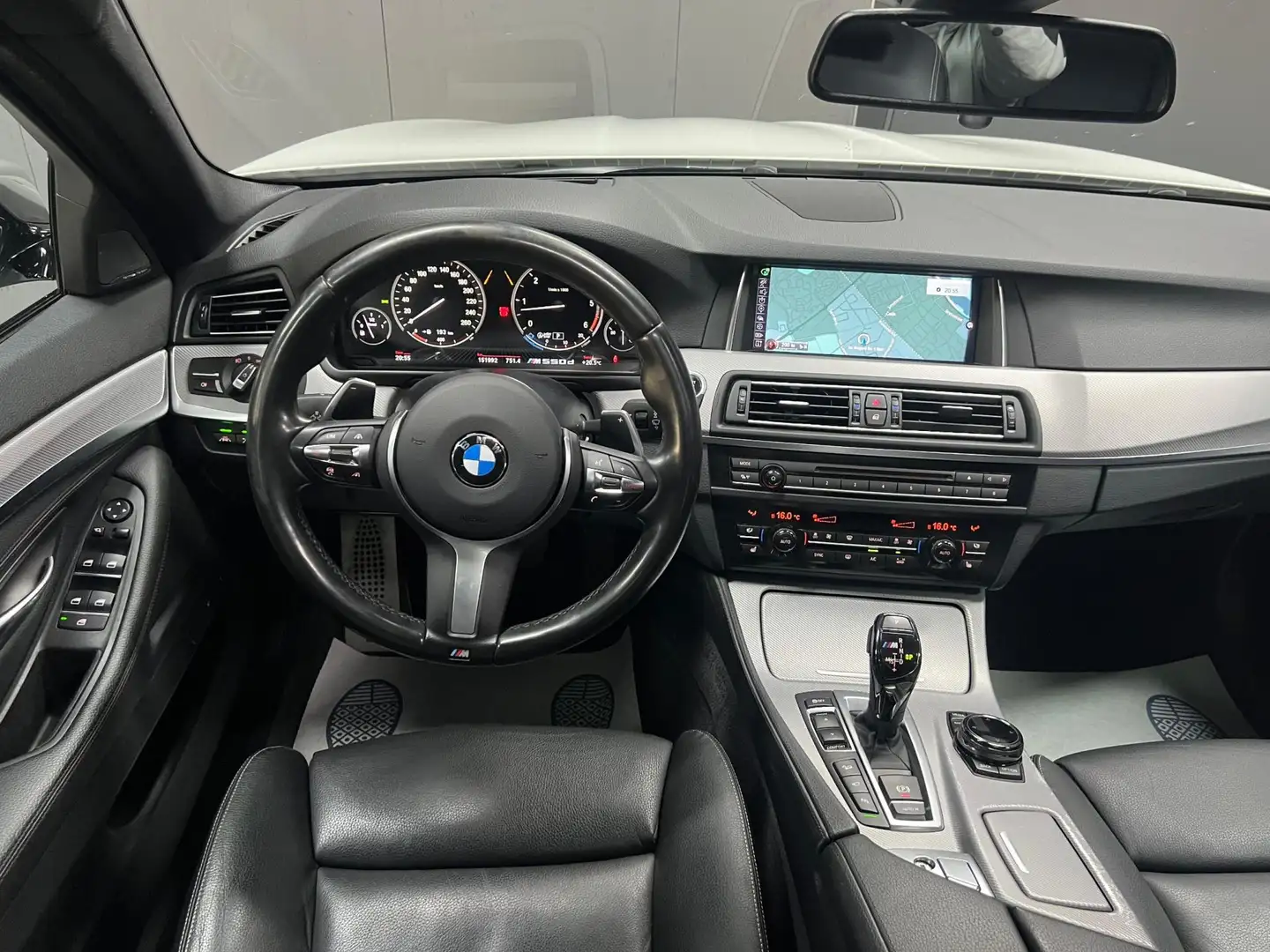 BMW M550 5-serie Touring M550xd | Softclose | HarmanKardon| White - 2