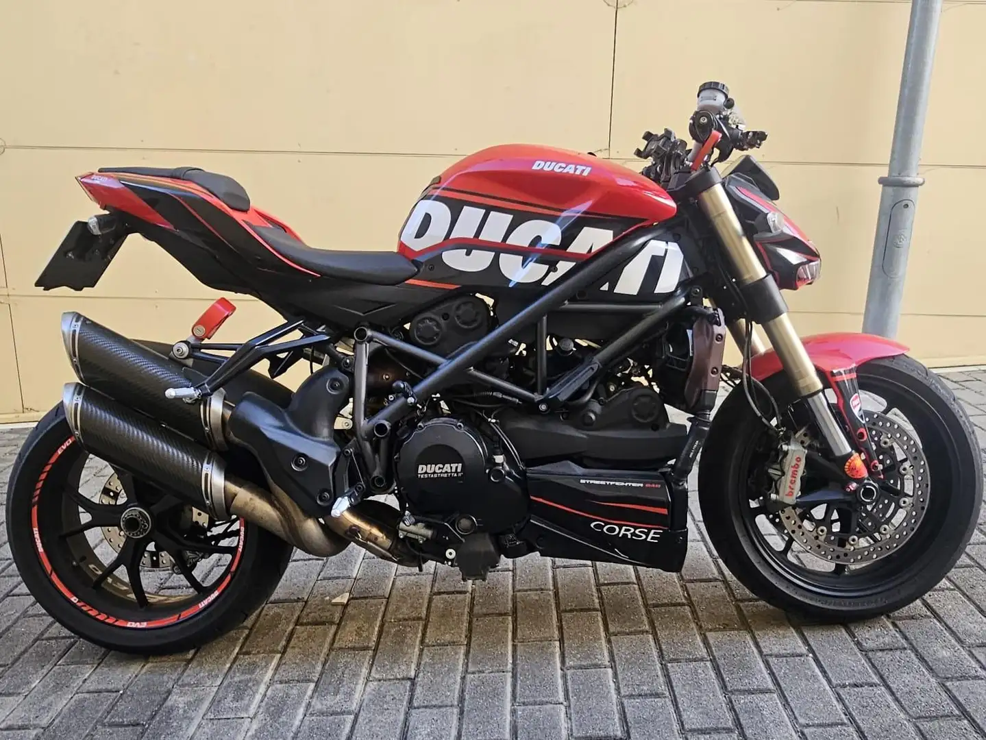 Ducati Streetfighter 848 Rojo - 1