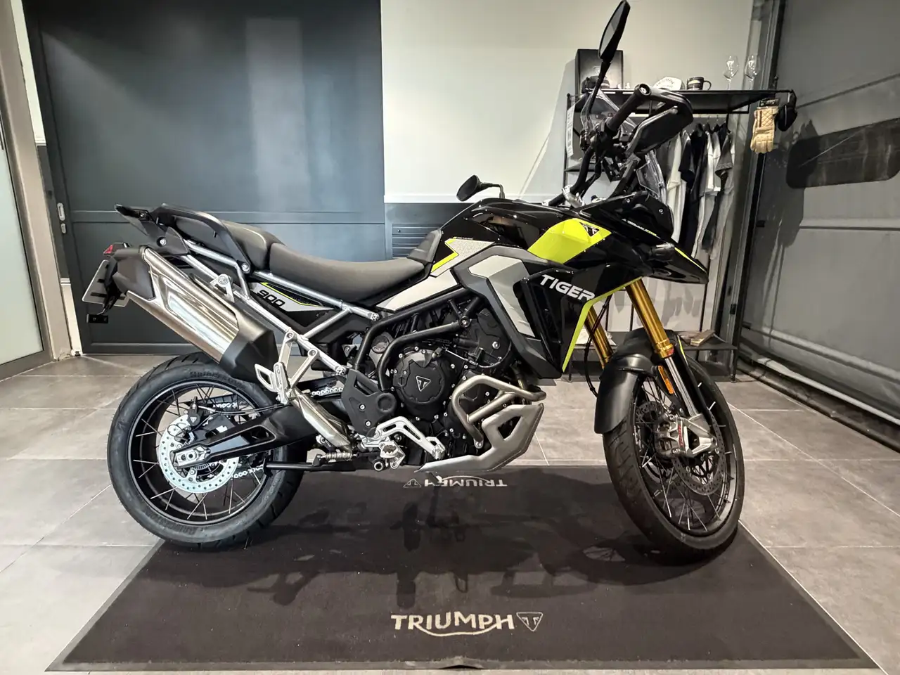 Triumph Tiger 900