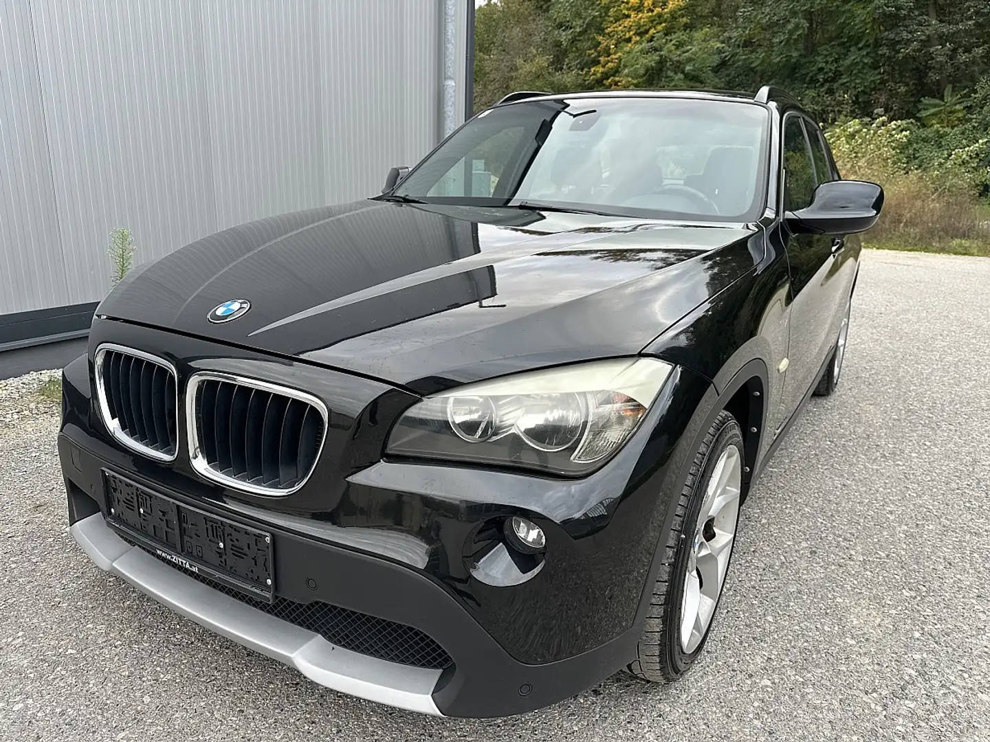 BMW X1 xDrive20d Österreich Paket Aut. Schwarz - 2