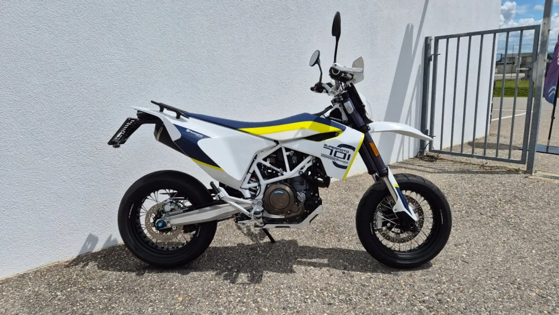 Husqvarna 701 Supermoto 701 Supermoto - 2