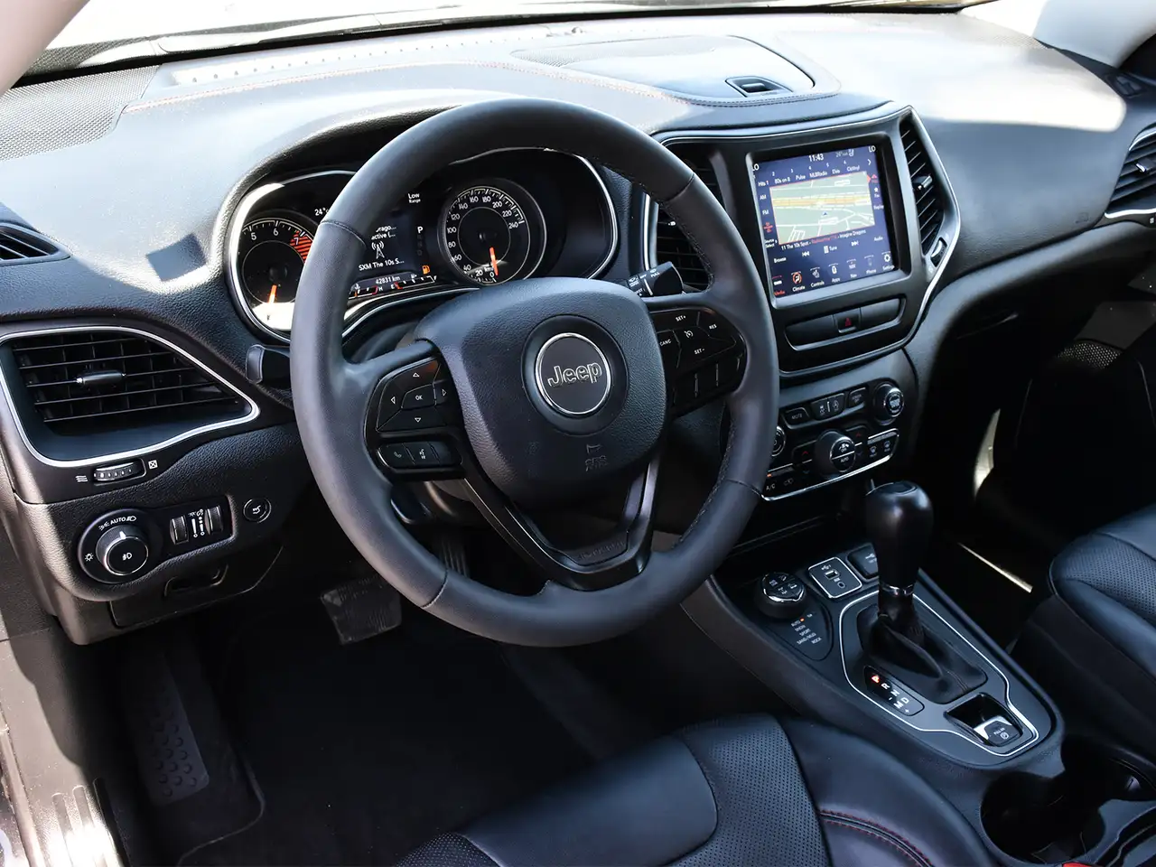 Jeep Cherokee снимка Jeep Cherokee
