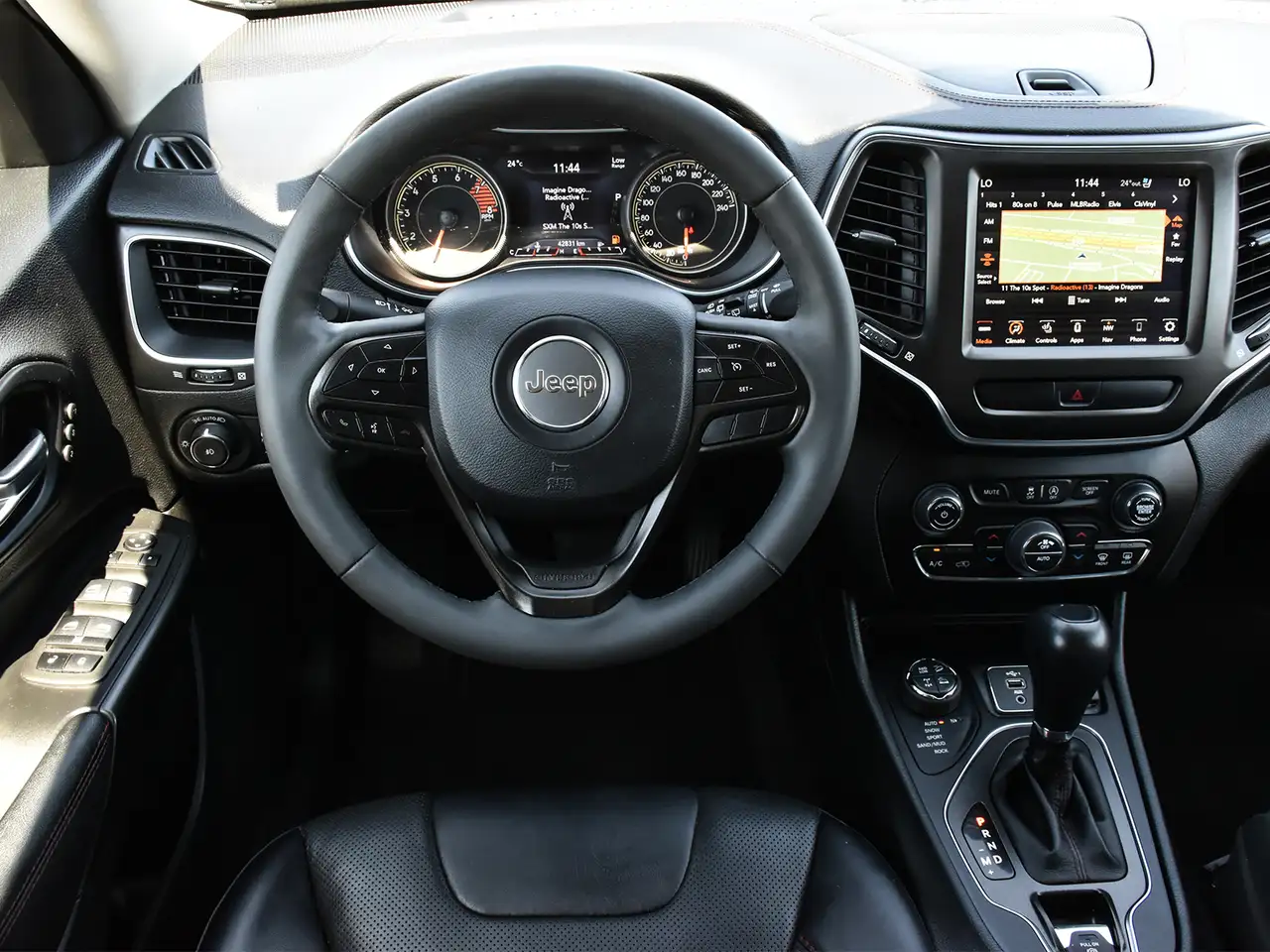 Jeep Cherokee снимка Jeep Cherokee