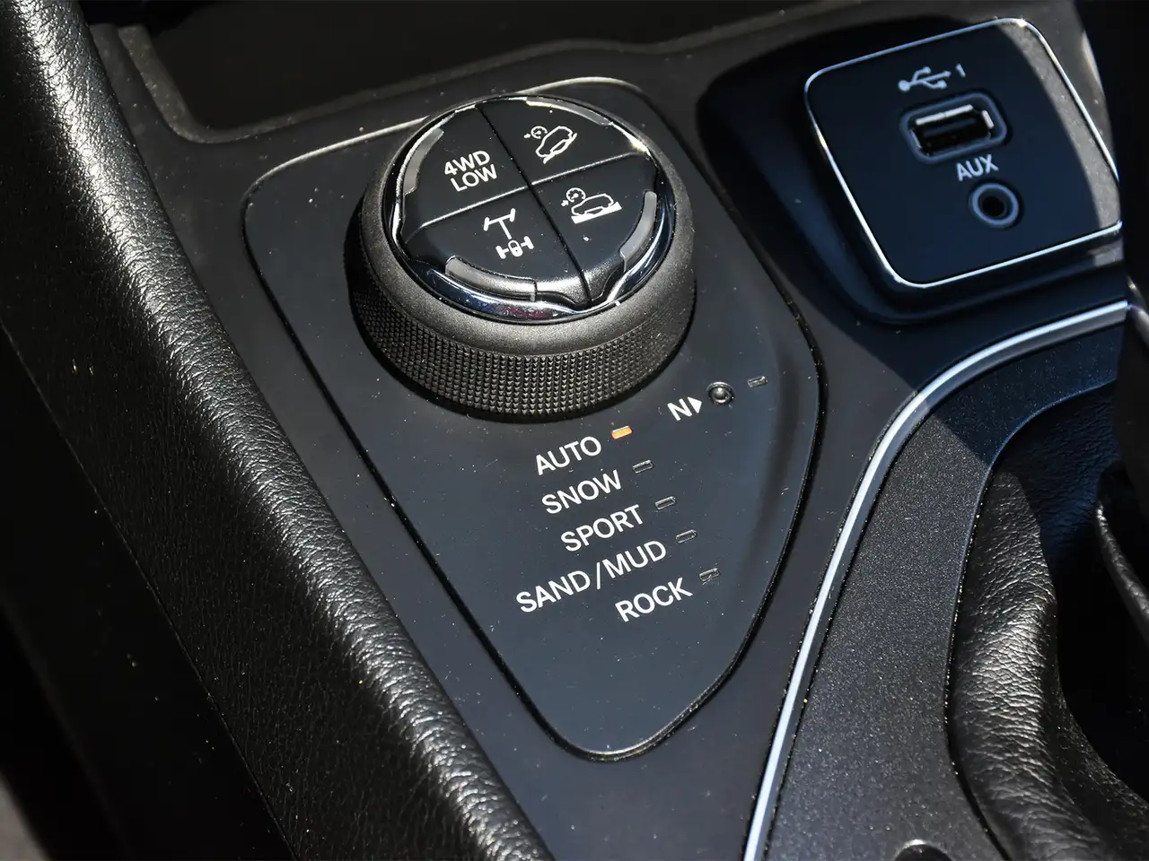 Jeep Cherokee снимка Jeep Cherokee