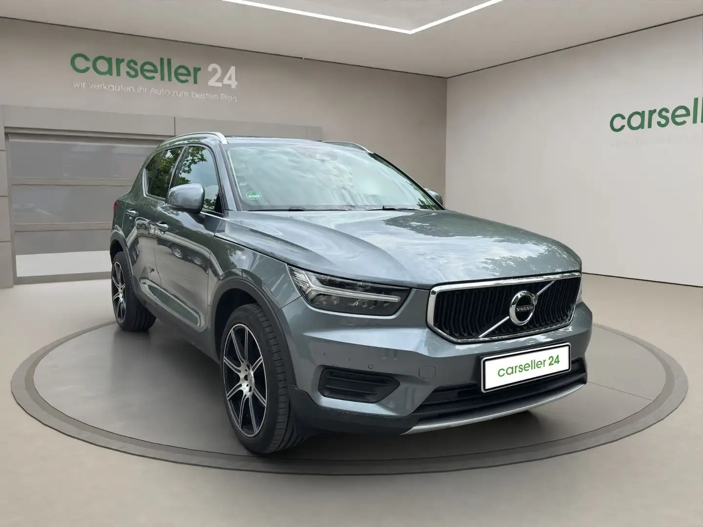 Volvo XC40 Momentum *UNFALLFREI*SCHECKHEFT* Grau - 1