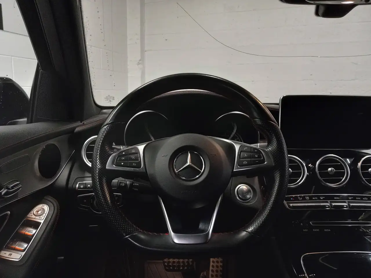 Mercedes-Benz GLC снимка Mercedes-Benz GLC