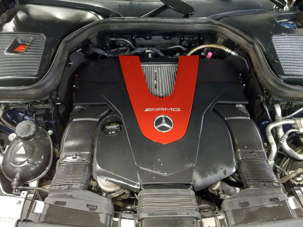 Mercedes-Benz GLC снимка Mercedes-Benz GLC