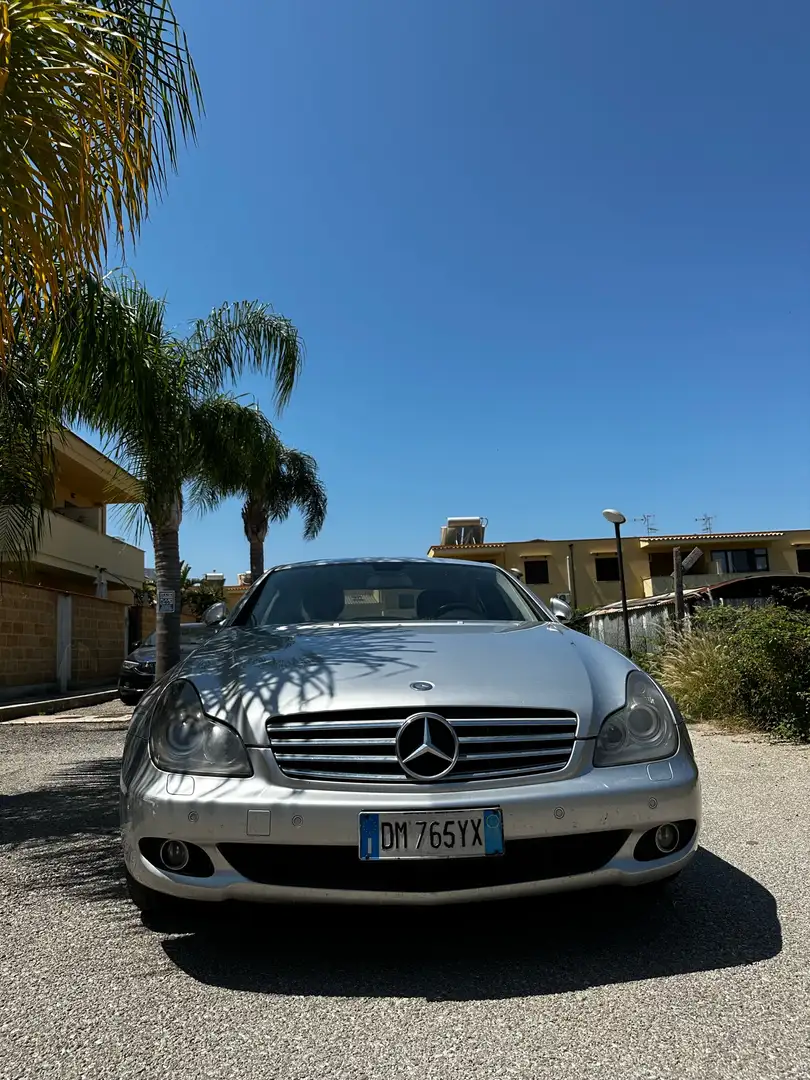 Mercedes-Benz CLS 320 cdi V6 Sport auto Stříbrná - 2