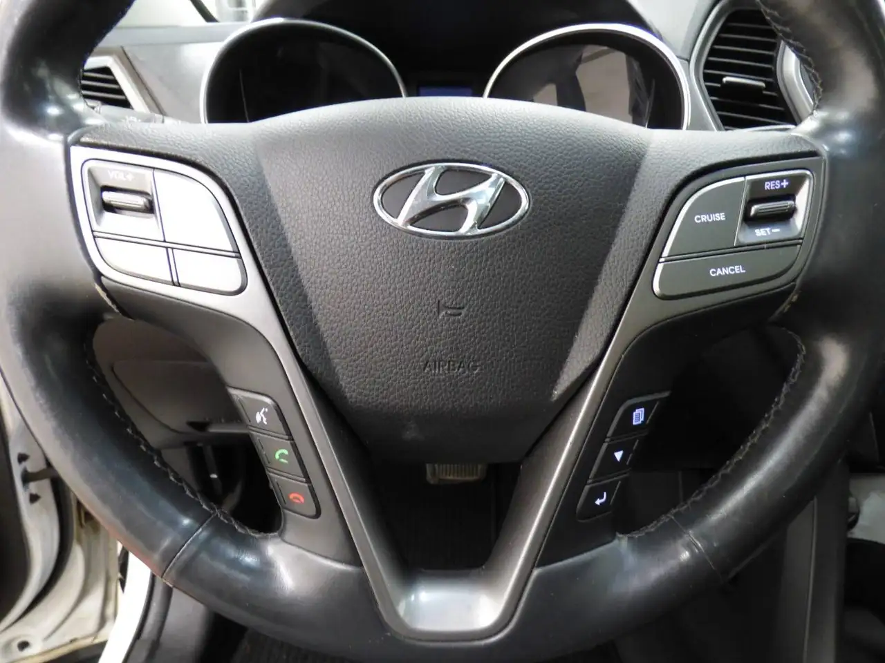 Hyundai SANTA FE снимка Hyundai SANTA FE