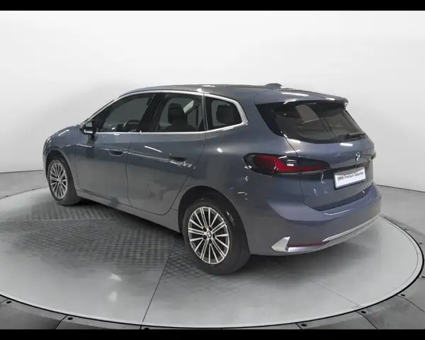 BMW 2 Series view 8