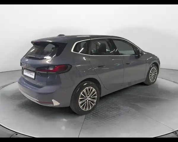 BMW 2 Series view 6