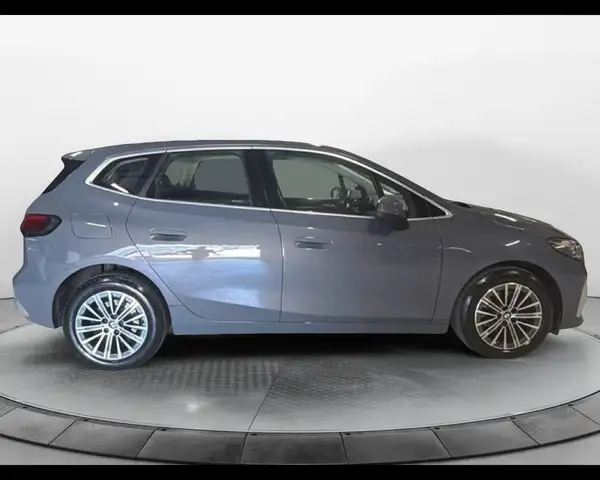 BMW 2 Series view 5