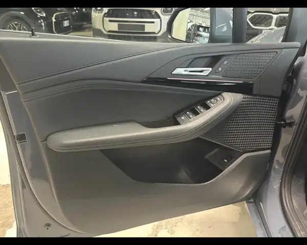 BMW 2 Series view 13