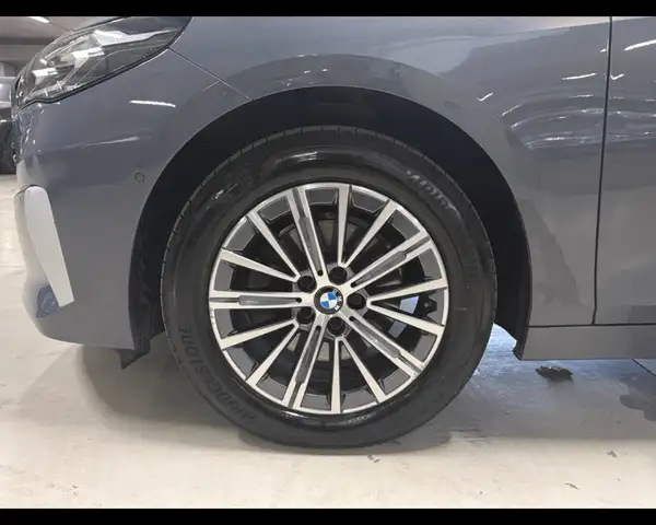 BMW 2 Series view 10