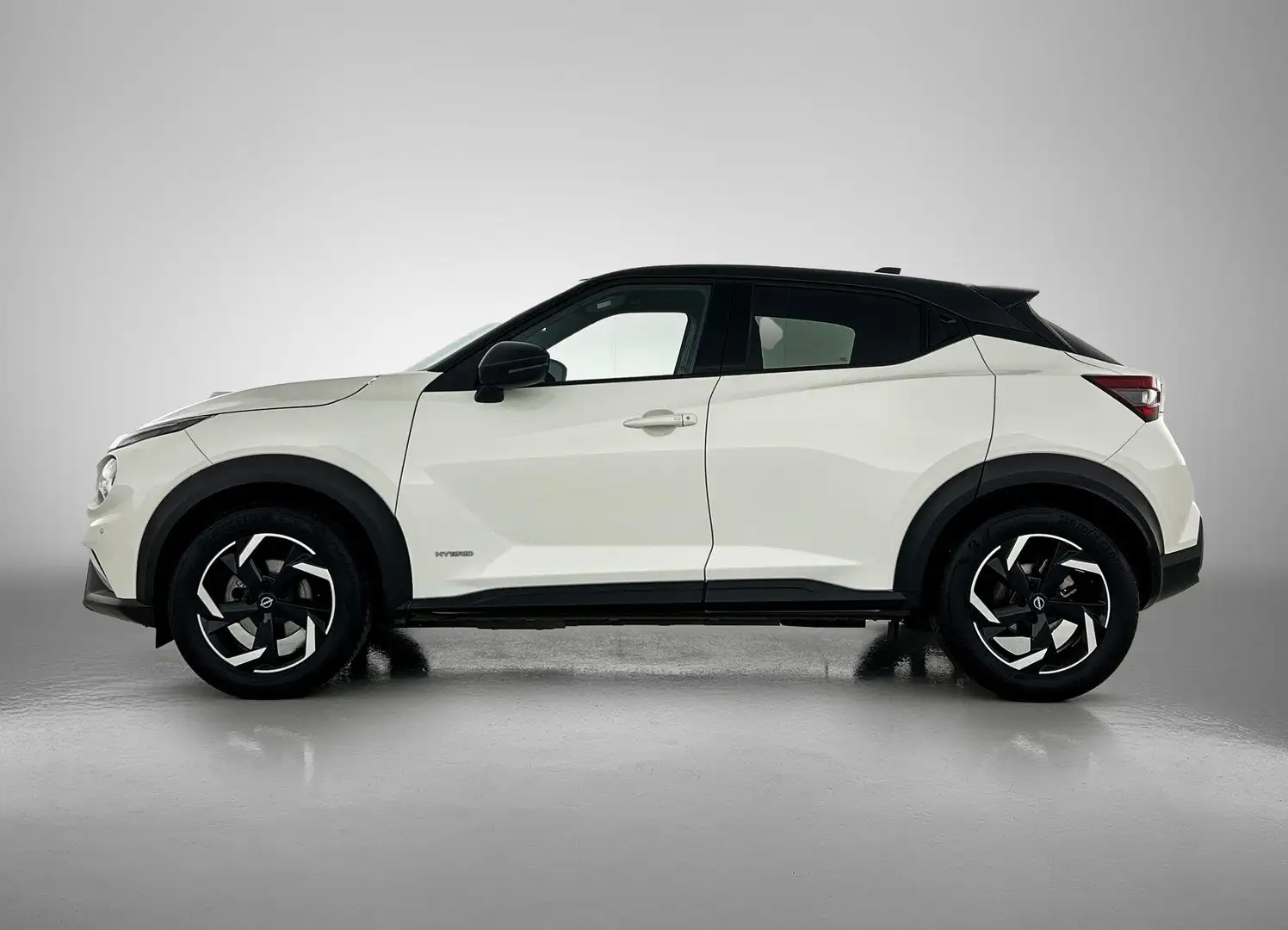 Nissan Juke 1.6 Hybrid Business Design | Navigatie | Stoelverw Wit - 2
