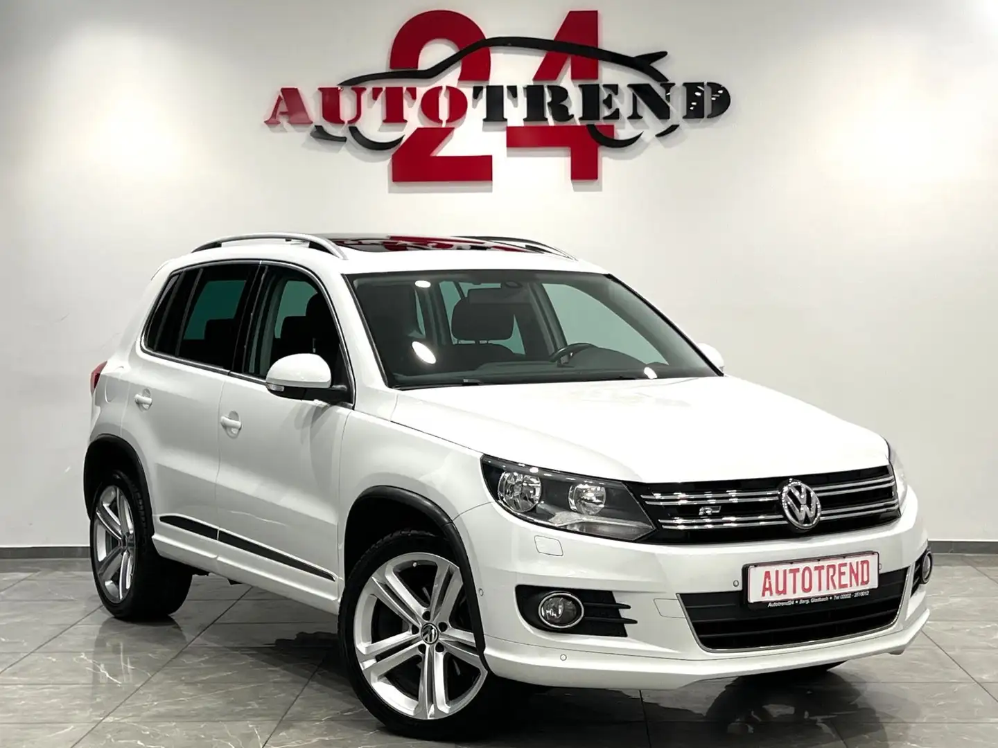 Volkswagen Tiguan Sport & Style BMT 4Motion R-LINE PANORAMA Weiß - 2