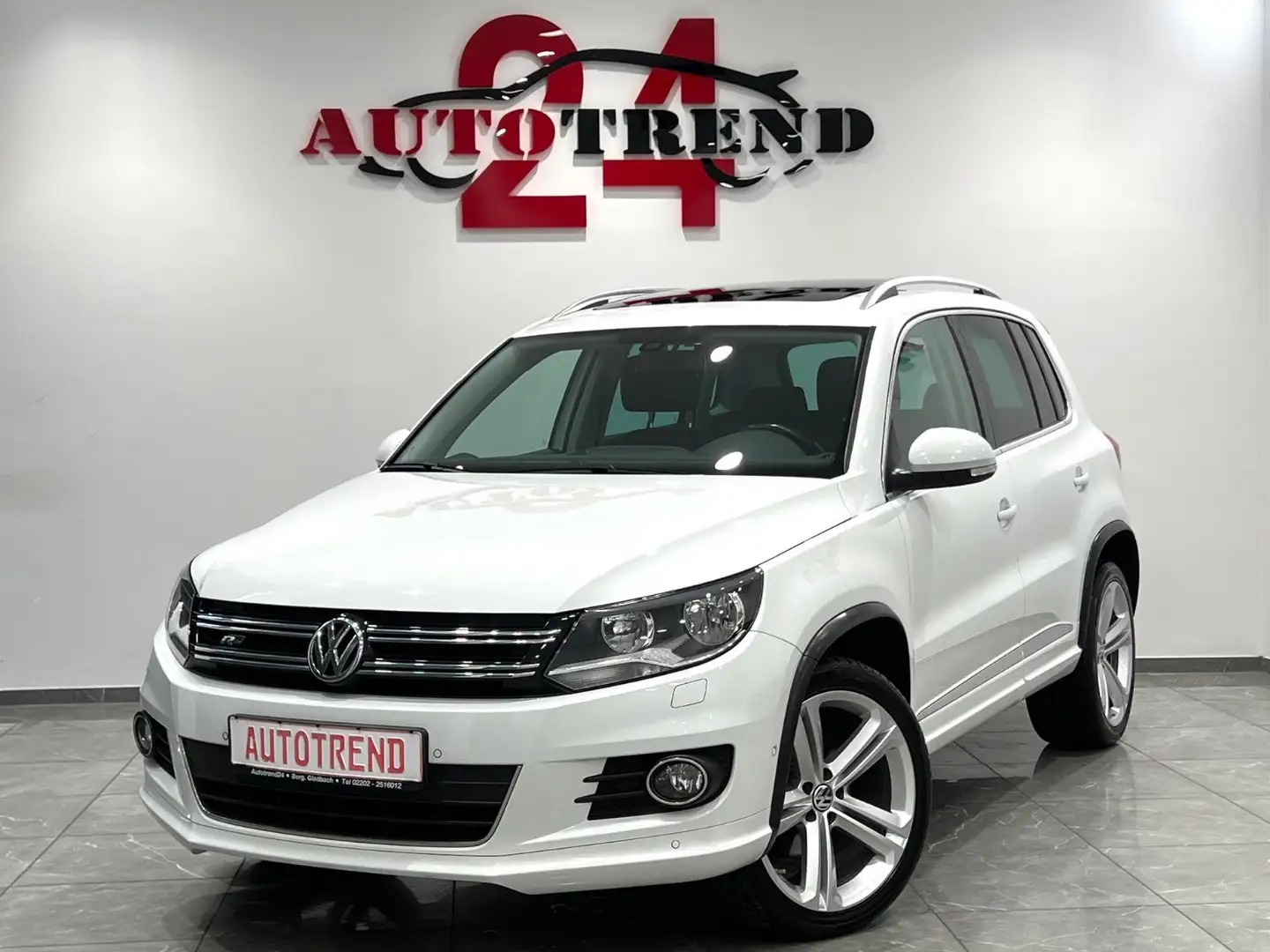 Volkswagen Tiguan Sport & Style BMT 4Motion R-LINE PANORAMA Weiß - 1