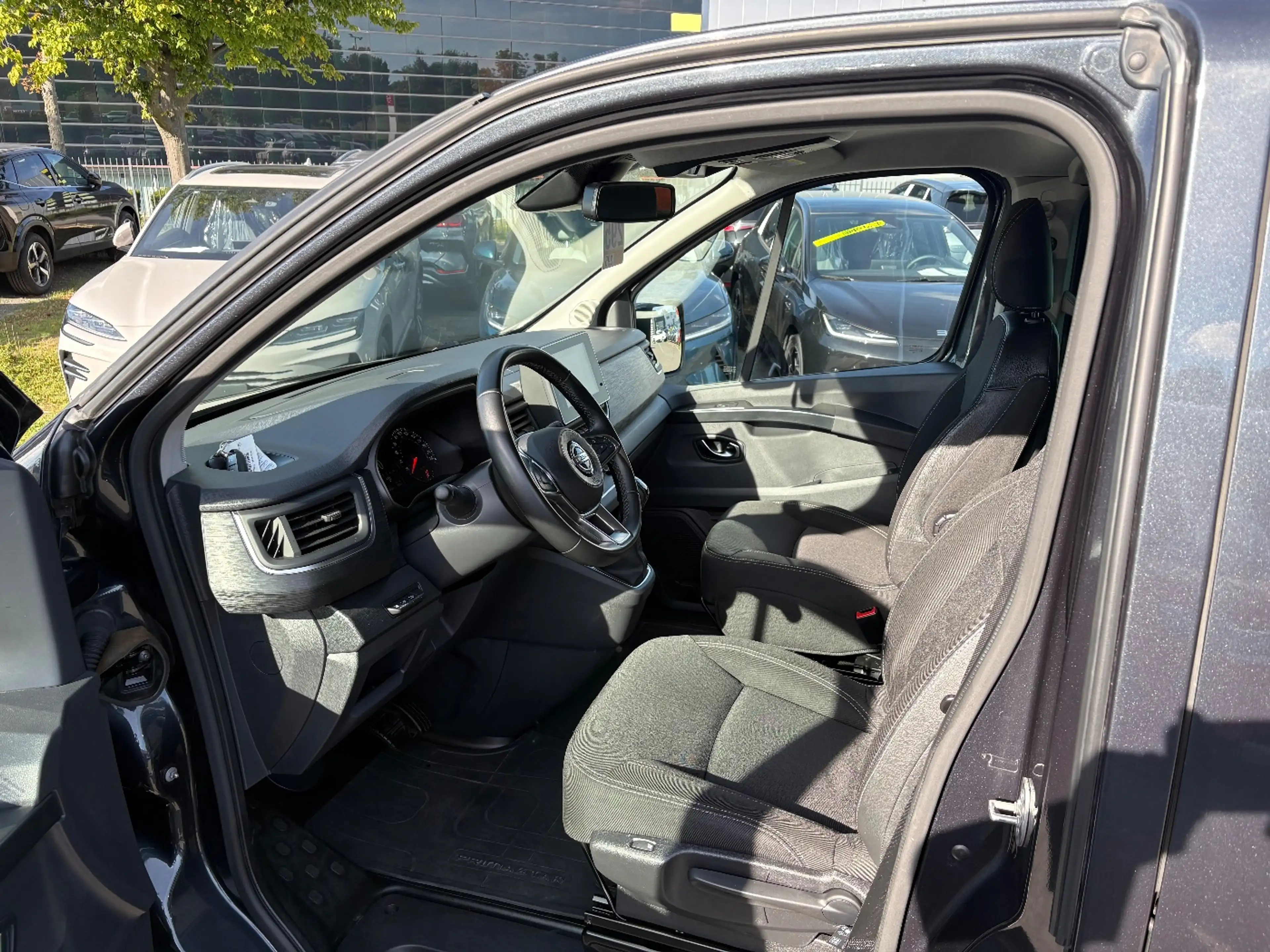 Nissan Primastar Kombi dCI 170 L2H1 3.0t Tekna LED+Navi — photo 8