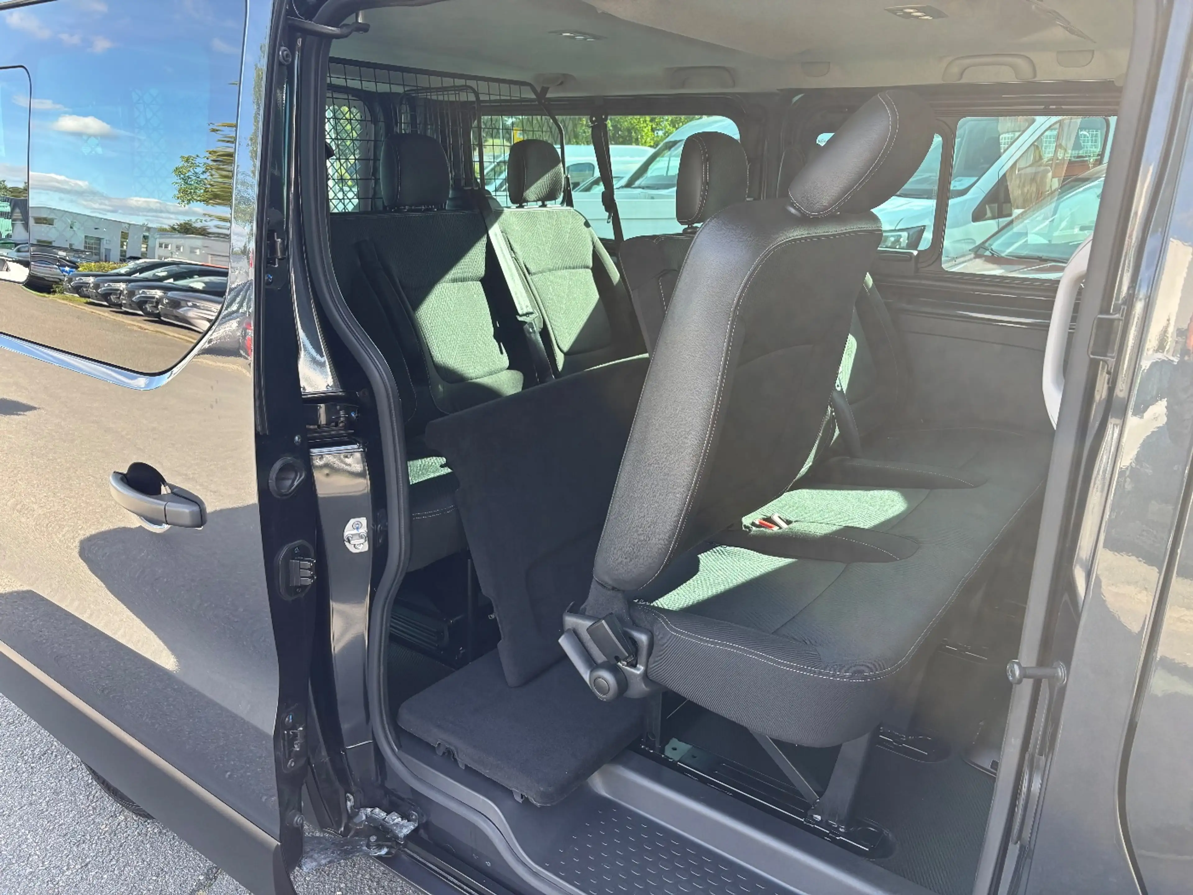 Nissan Primastar Kombi dCI 170 L2H1 3.0t Tekna LED+Navi — photo 10