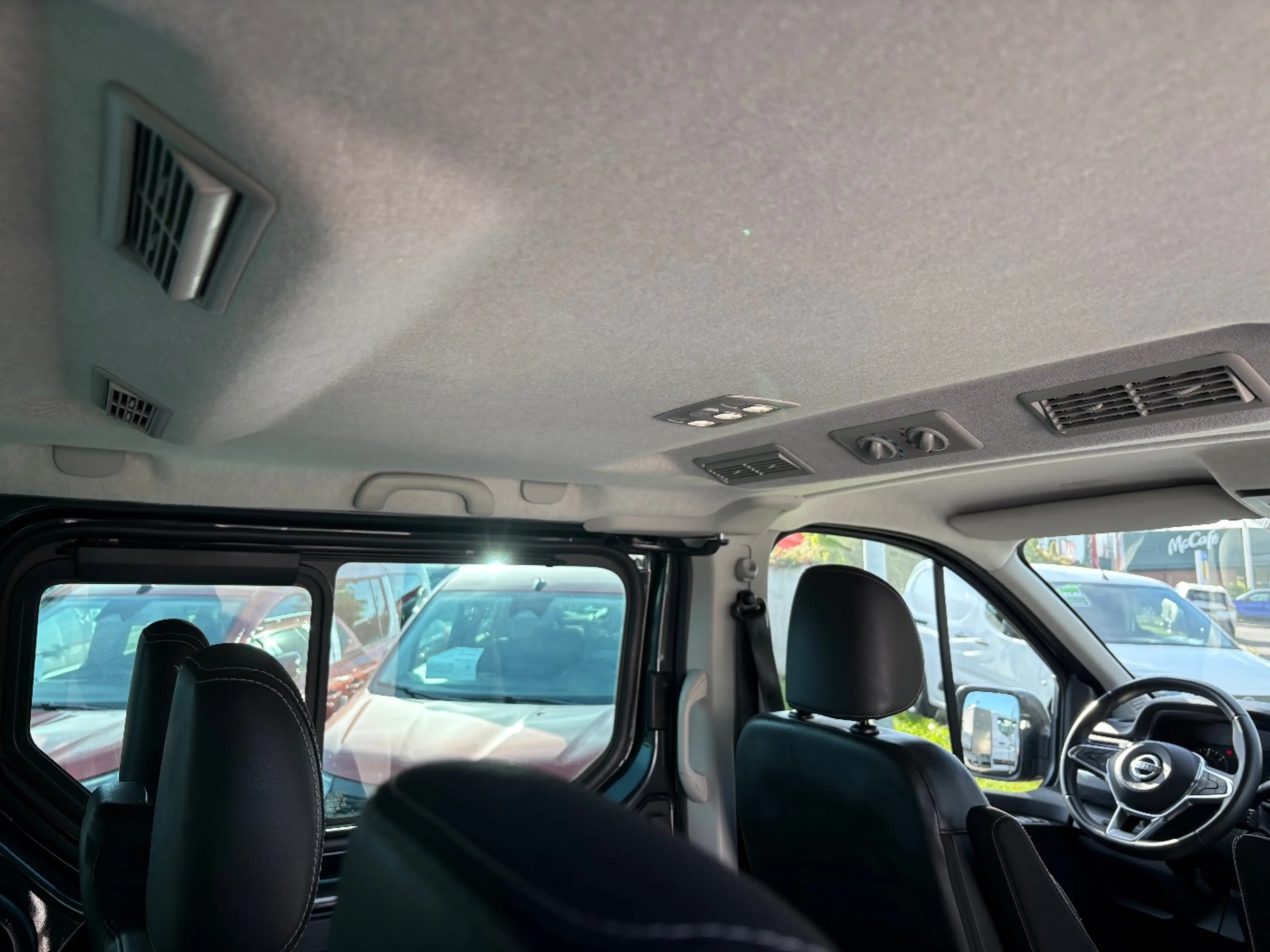 Nissan Primastar Kombi dCI 170 L2H1 3.0t Tekna LED+Navi — photo 12