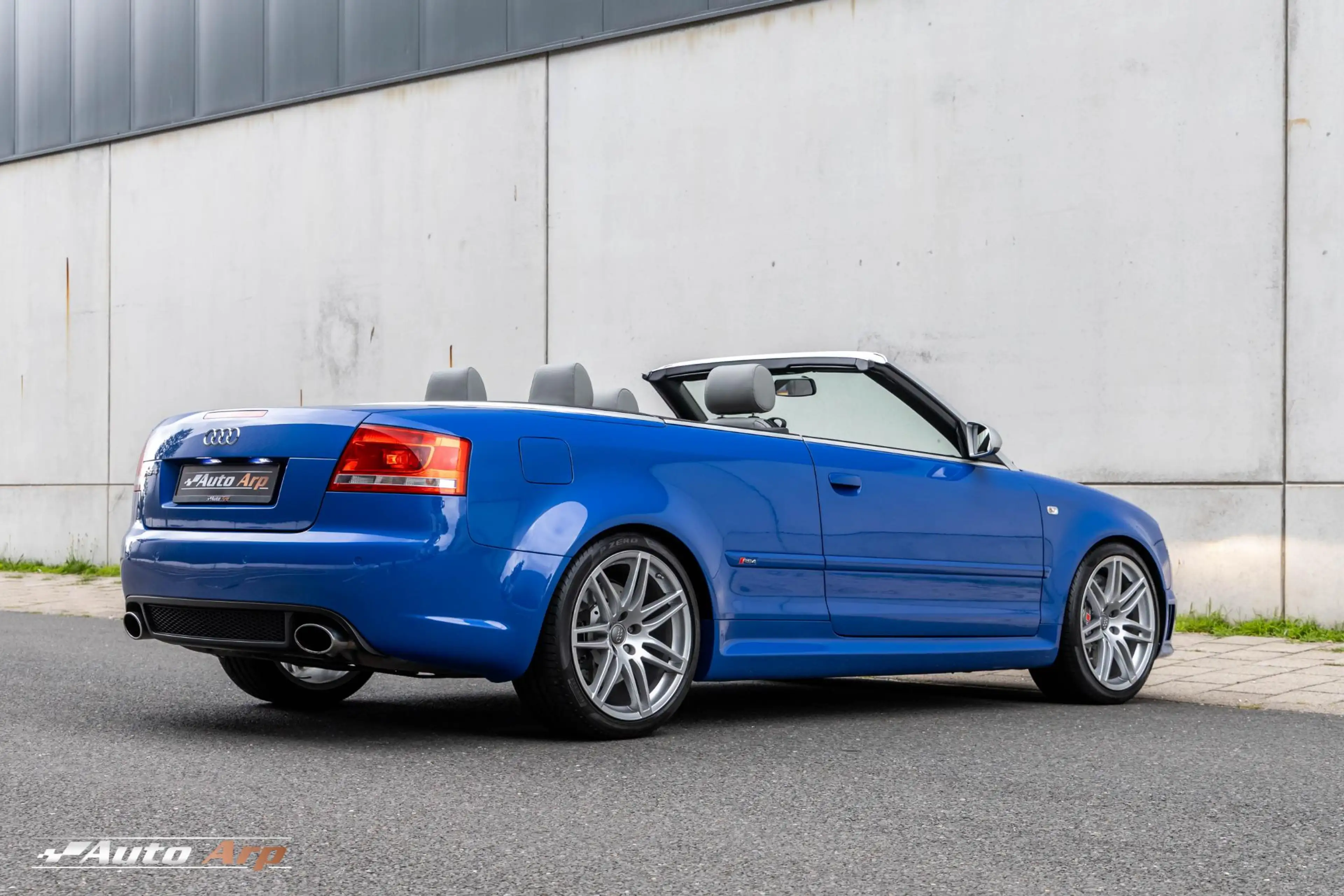 Audi RS4 A4 Cabriolet 4.2 V8 quattro — photo 10