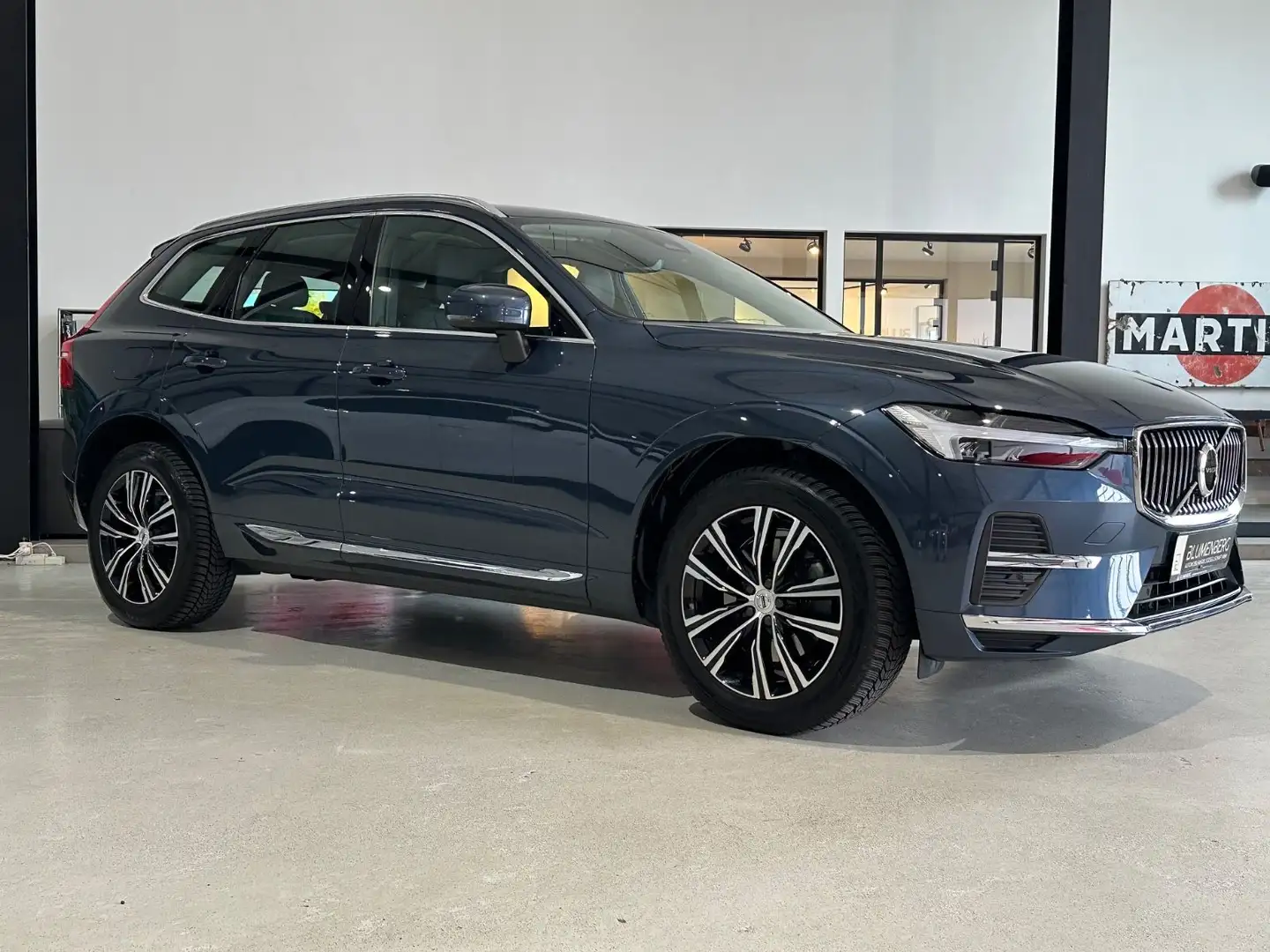 Volvo XC60 B5 B AWD Plus Bright Inscription*Virtual* Blau - 2